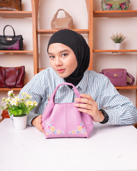 Jayuwan Eveline Bag: Tas Wanita Kulit Asli Fullgrain, Bisa Custom Nama & Motif Eksklusif!